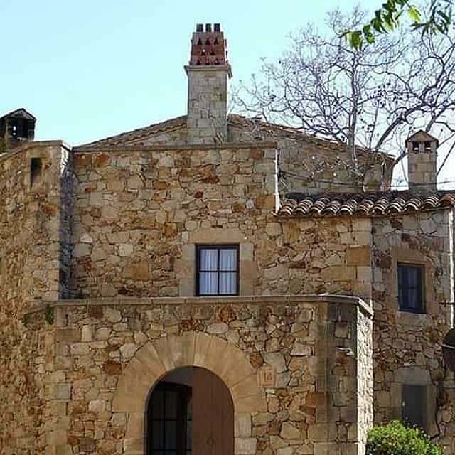Medieval Towns, Girona, Wines and the Costa Brava in private