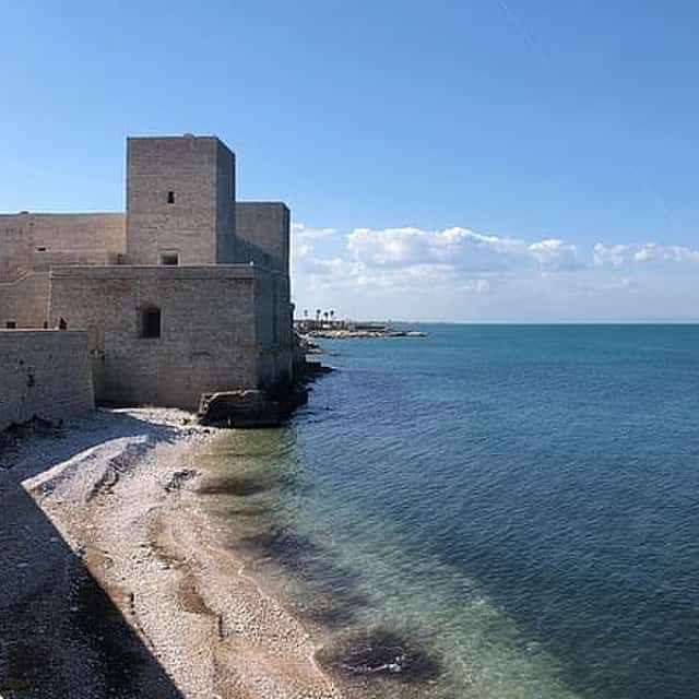 Private Bari and North Puglia Top Towns VIP Tour with Lunch