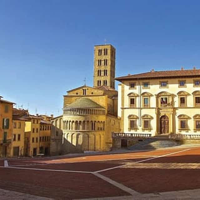 From Florence: Private Minivan Tour Discovering Arezzo & Cortona