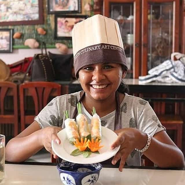 Small-group Cooking Class with Market visiting (4-5 hours)