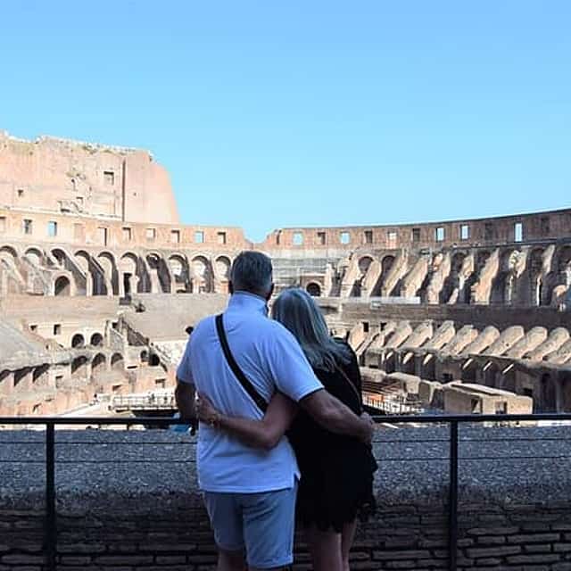 Rome In Style Chauffeured Tour: Colosseum Tour & main sights + Lunch