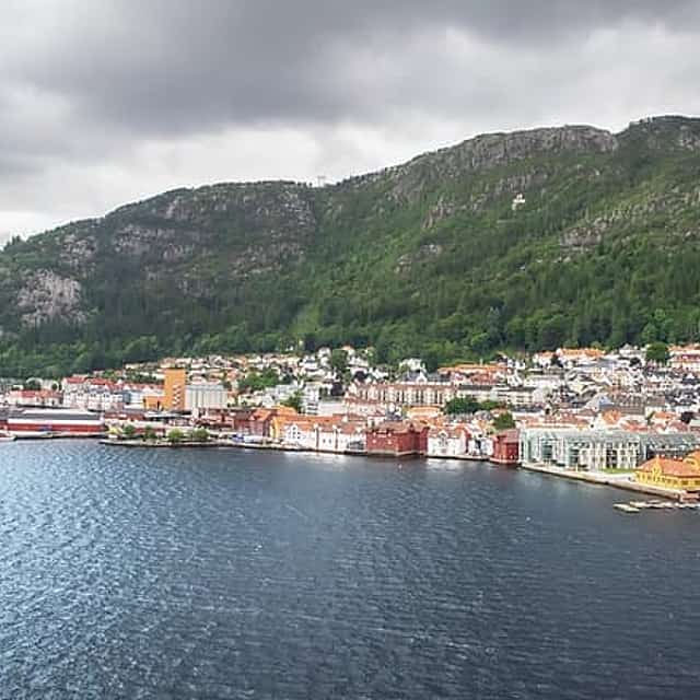 Özel Transfer: Oslo'dan Bergen'e 2 Saatlik Duraklama ile"