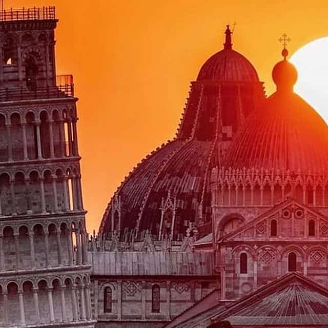 PRIVATE Full-Day Tour around Pisa and Lucca from Florence