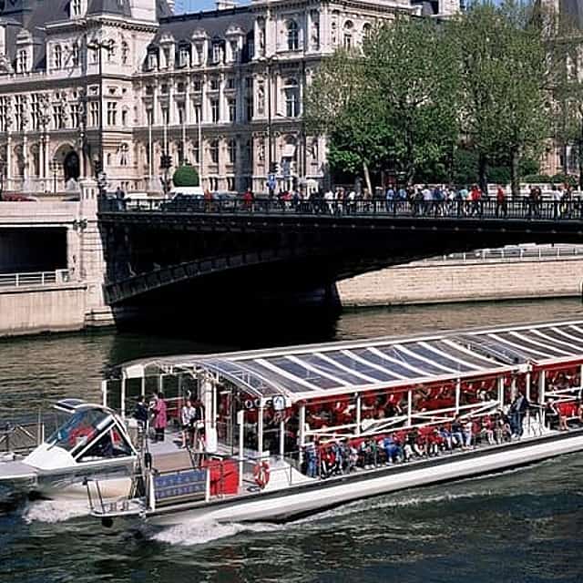 6-Hour River Cruise with Marais Montmartre St Germain des Pres Visit