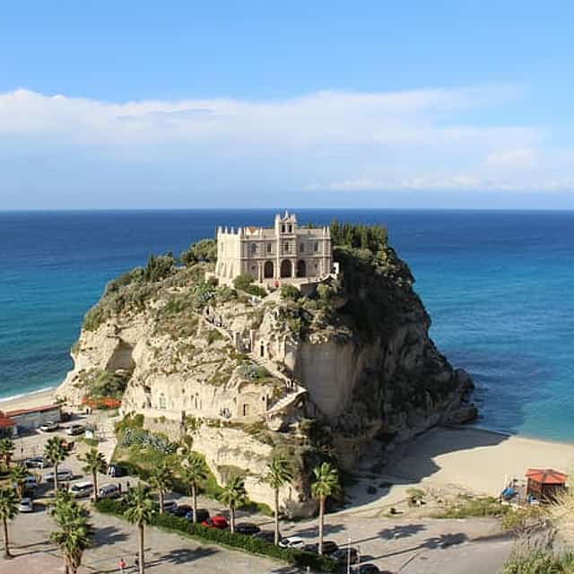 Calabria: The Low-Effort Adventure (E-Bike, Tropea & Sila Park)