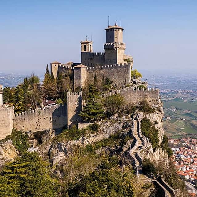 San Marino: Discover the Ancient Land with Transfer (Monday-Wednesday-Friday)