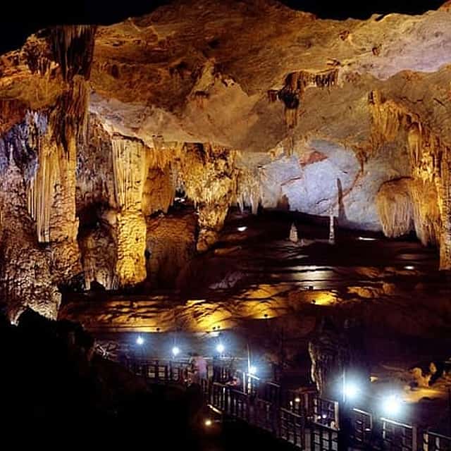 Da Nang/Hoi An: Hue-Phong Nha وParadise Caves يومين ليلة واحدة