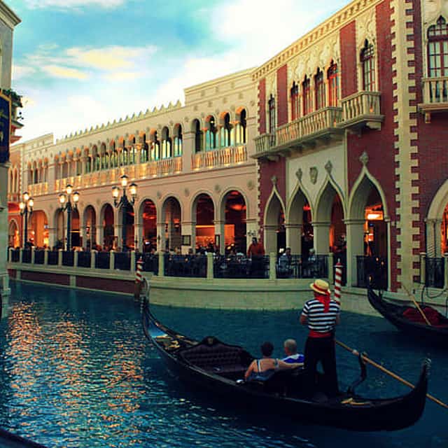 Venice Walking Tour and Gondola Ride