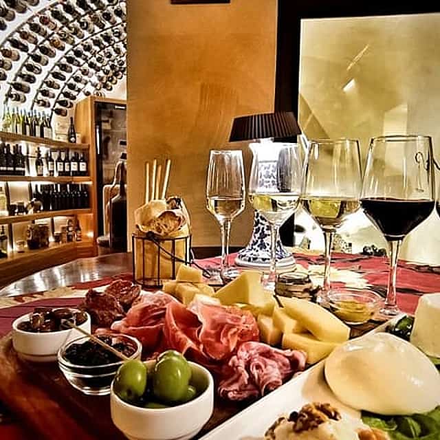 Rome Dinner Food Tasting with Wine Pairing Experience Trastevere
