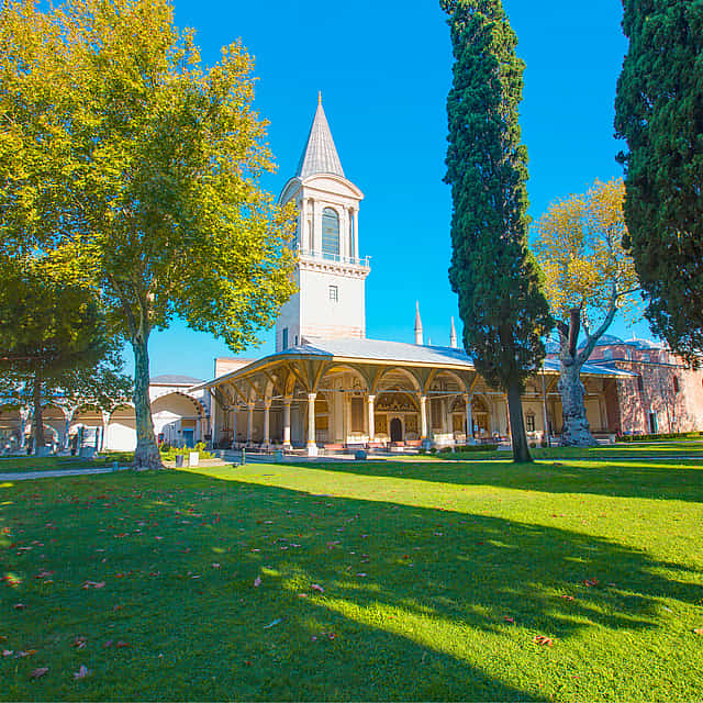 Skip-the-line Topkapi Palace Group Tour