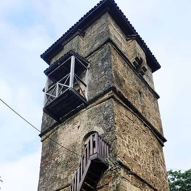 Visite de la Svanétie : tours, sommets et patrimoine géorgien