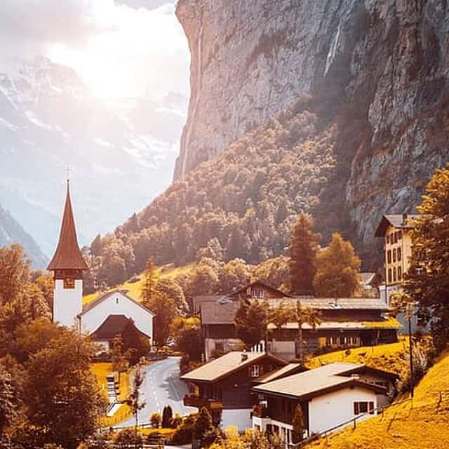 Private transfer from Zurich to Interlaken, 2h Stop in Lucerne