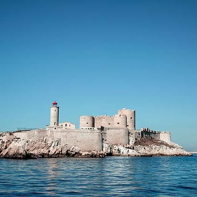Private Transfer From Lyon To Marseille With a 2 Hour Stop