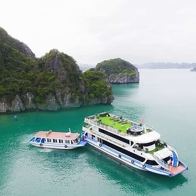 Top-Rated 5-Star Ha Long Bay Day Tour: La Casta Cruise from Hanoi
