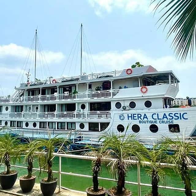 Hera Classic Cruise 2 Days 1 Night Halong Bay With BALCONY CABINS