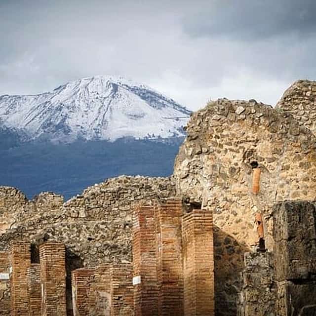 Full Day Private Tour Naples to Pompeii and Positano and Salerno
