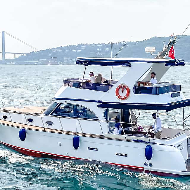 Croisière privée sur le Bosphore au coucher du soleil