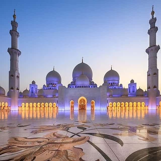 Abu Dhabi City Tour with Sheikh Zayed Mosque from Dubai
