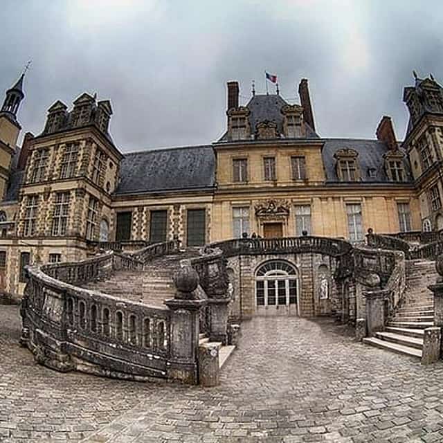 Private tour to Fontainebleau from Paris. Tickets included!