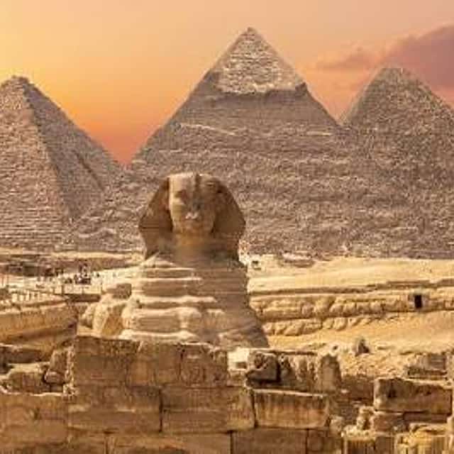 A Special Day with a Professional Tour and Archaeology Guide to Visit the Giza Pyramids, the Sphinx, Saqqara, and Memphis