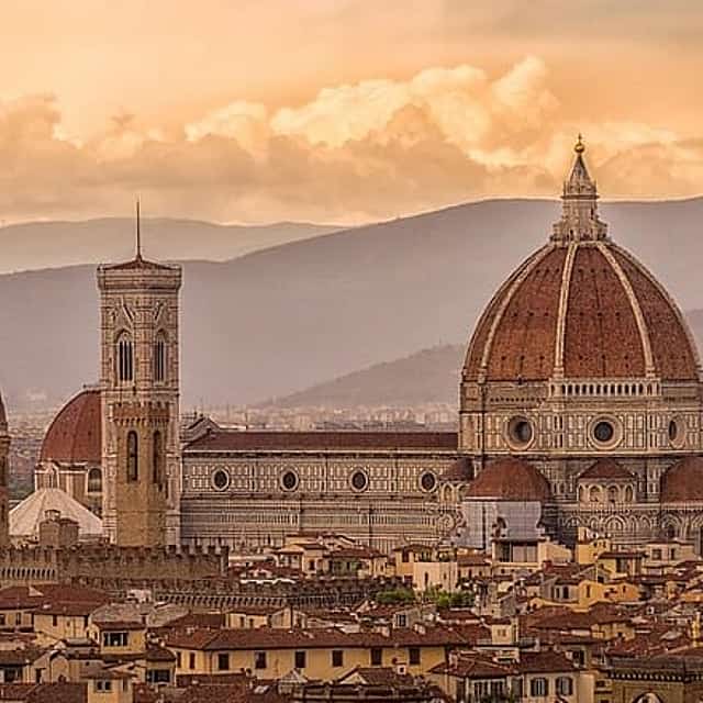 Naples to Florence Private Transfer with 2-Hour Sightseeing Stop