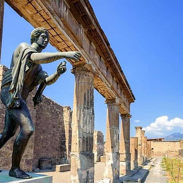 Pompeii Private Morning Tour from Amalfi entrance fees included