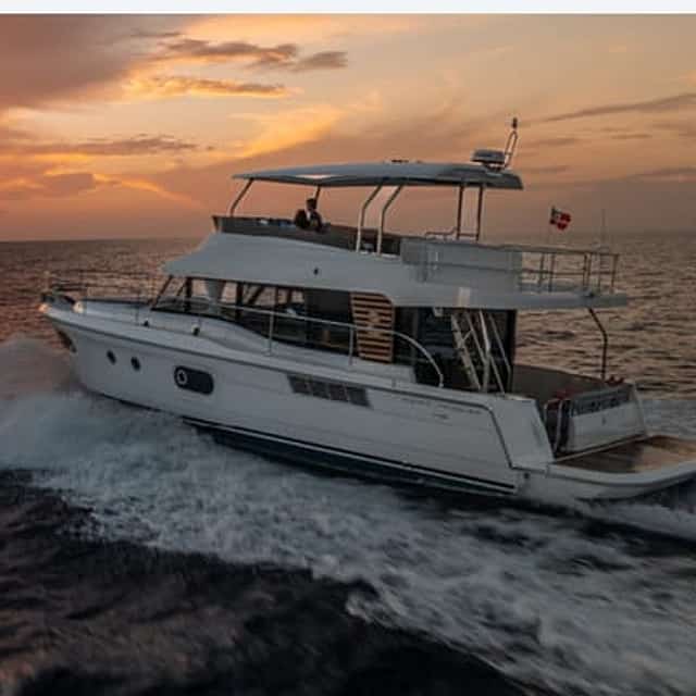 ST48 – Private Boat Tour - Sunset (2:30)