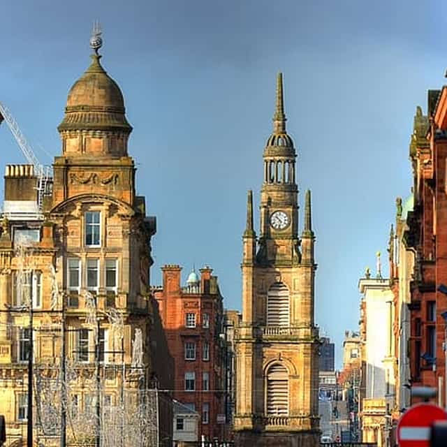 Glasgow Scavenger Hunt & Highlights Self-Guided Walking Tour