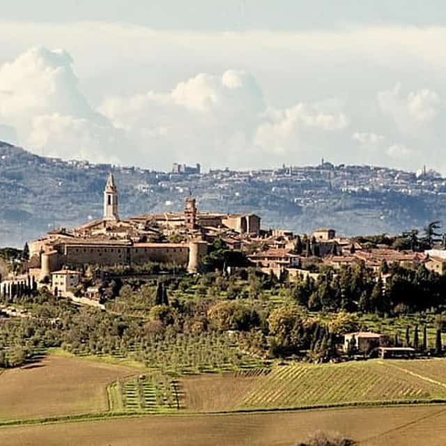 Pienza and Montepulciano by Tuscan Hills from Rome Private Tour