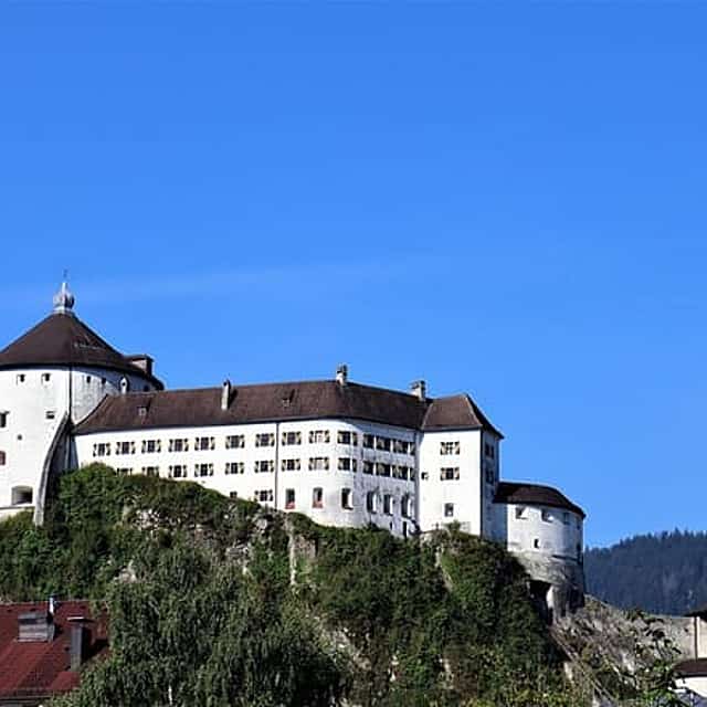 Private day trip from Munich to Kufstein Fortress, Local Driver