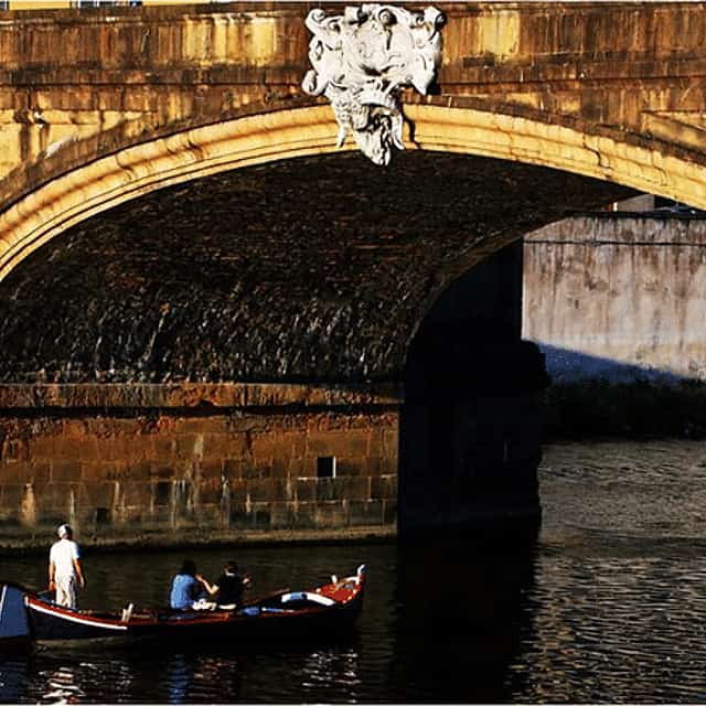 Florence boat tour on Florentine gondola from Florence