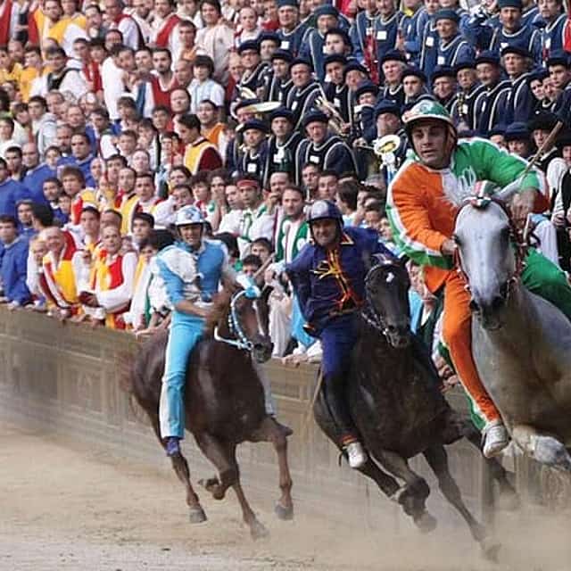 Siena Palio Pferderennen ab Florenz einschließlich Sightseeingtour und Abendessen