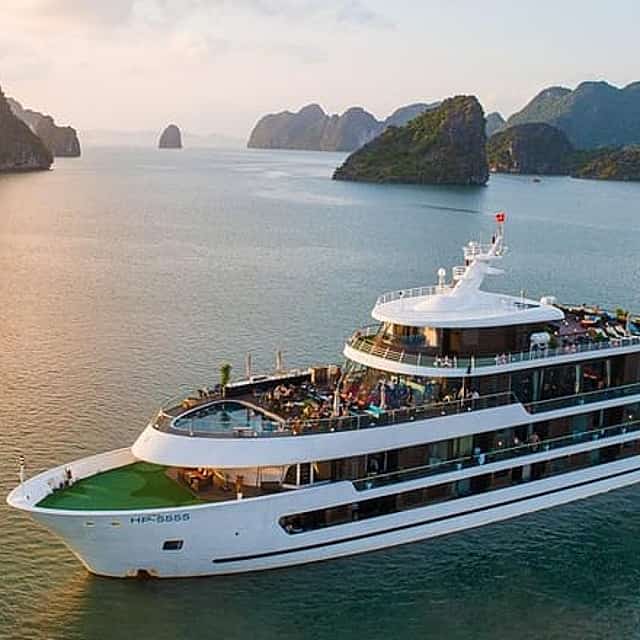 Top VIP Luxury Cruise 3 Days Tour : Full Meals,Biking,Kayaking,Swimming Pool