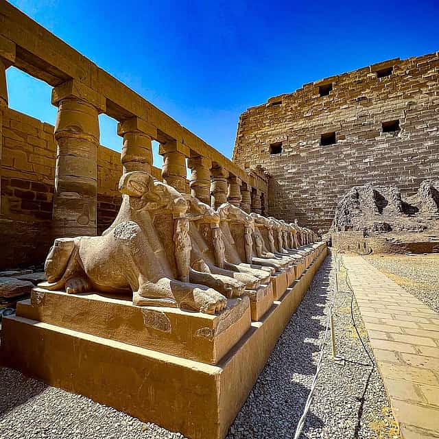 Luxor: Private, ganztägige Transfer-Tour nach Ihren Wünschen
