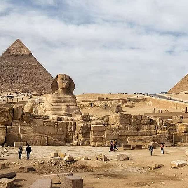 Private Trip to Visit Giza Pyramids and Sphinx with Italian Speaking Tour Guide