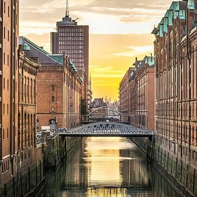 Private Transfer From Bremen to Hamburg, English Speaking Driver