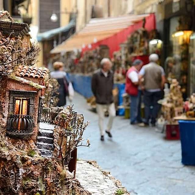 Naples Walking Tour and Underground Ruins