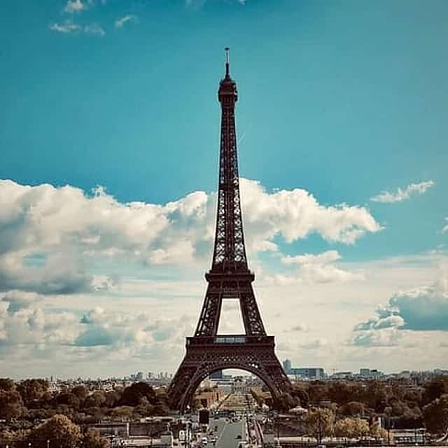CDG Transfer, Montmartre Cheese with Wine Tasting & Eiffel