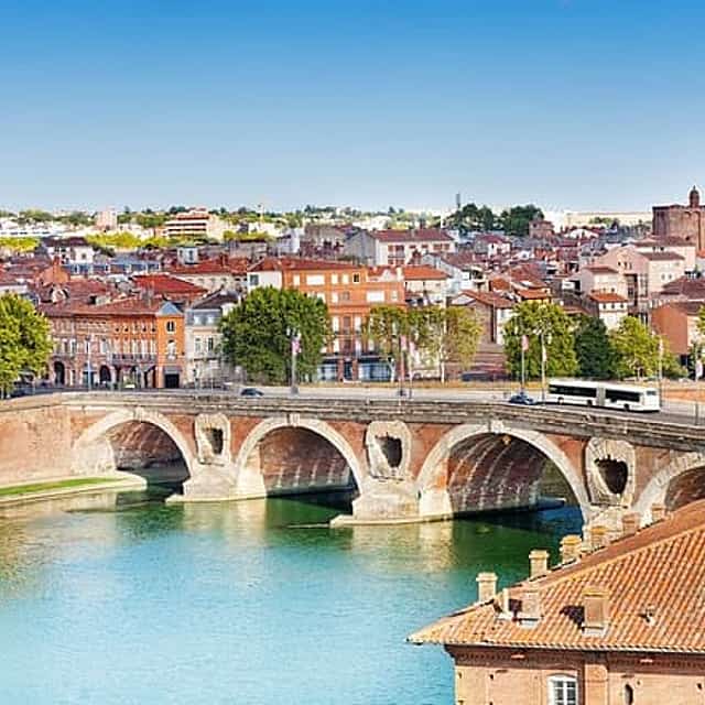 Juego y Recorrido de Exploración de los Tesoros del Casco Antiguo de Toulouse