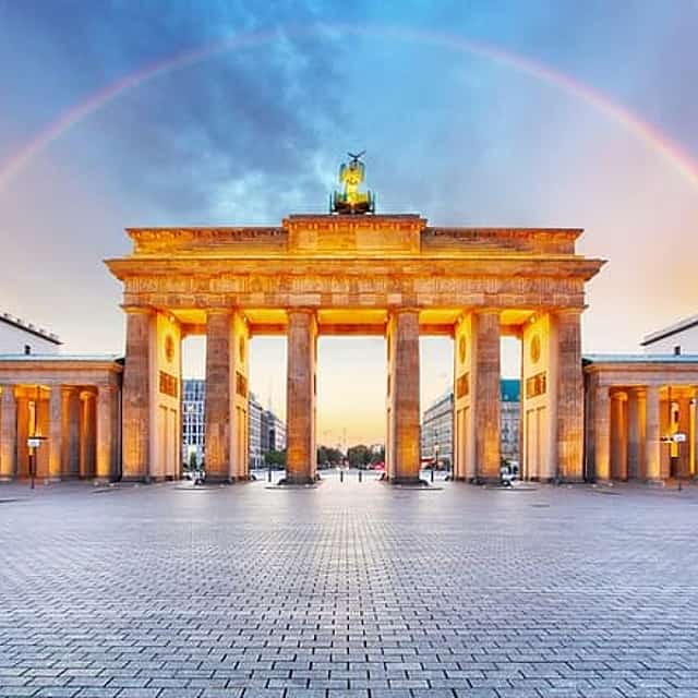 Private transfer from Amsterdam to Berlin, 2h stop in Hannover