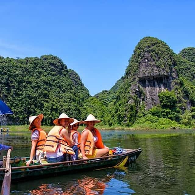 Hanoi: Ninh Binh Private Day Trips with Lunch and Bike Ride