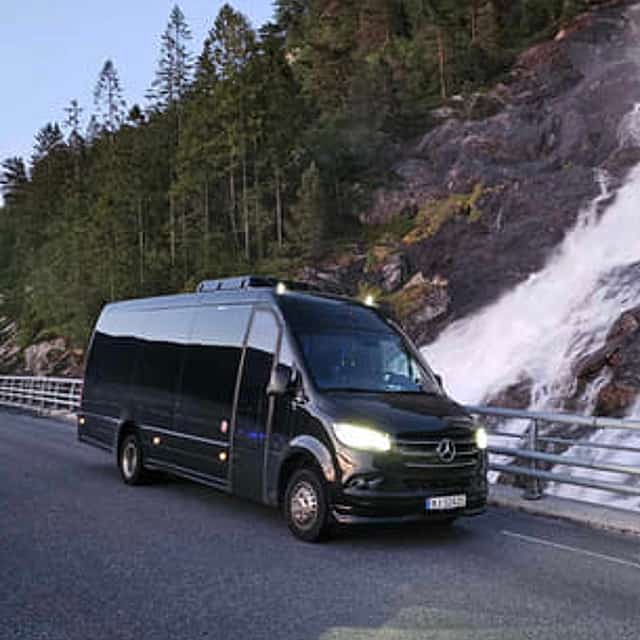 Private minibus - Northern lights chase