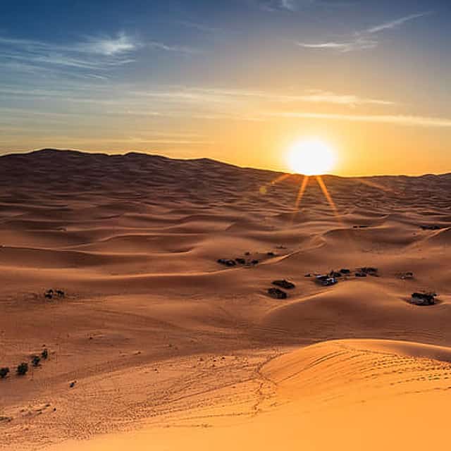 Abu Dhabi Morning Desert Safari with Sandboarding