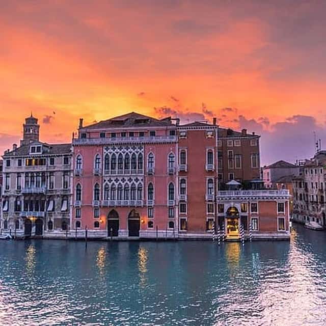 Private Transfer from Milan to Venice with a 2h Stop in Verona