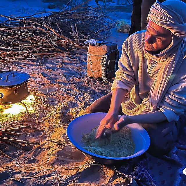"Trek Mágico en el Sahara Tunecino: 4 Días de Aventura en el Corazón del Desierto desde Djerba"