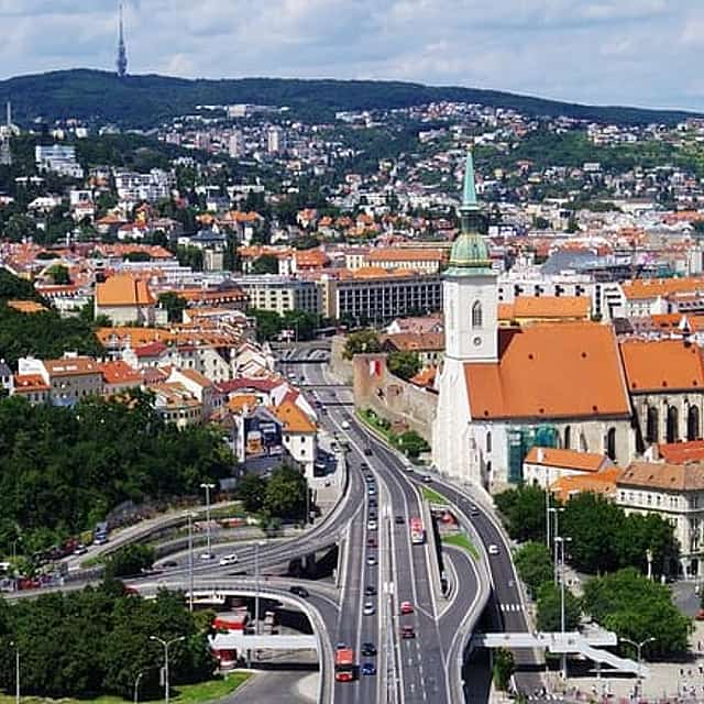 Özel Transfer Viyana'dan Bratislava'ya, SchlossHof'ta 2 saat Duraklama