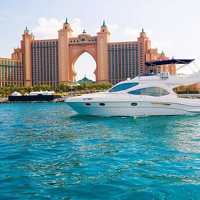 Yacht 35ft Boat – 12 People for 2 Hours