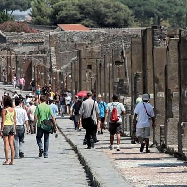 Pompeii ruins skip the line tour
