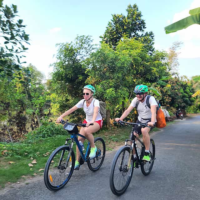 Full Day Experience the Mekong by Bikes, Boat and Kayak