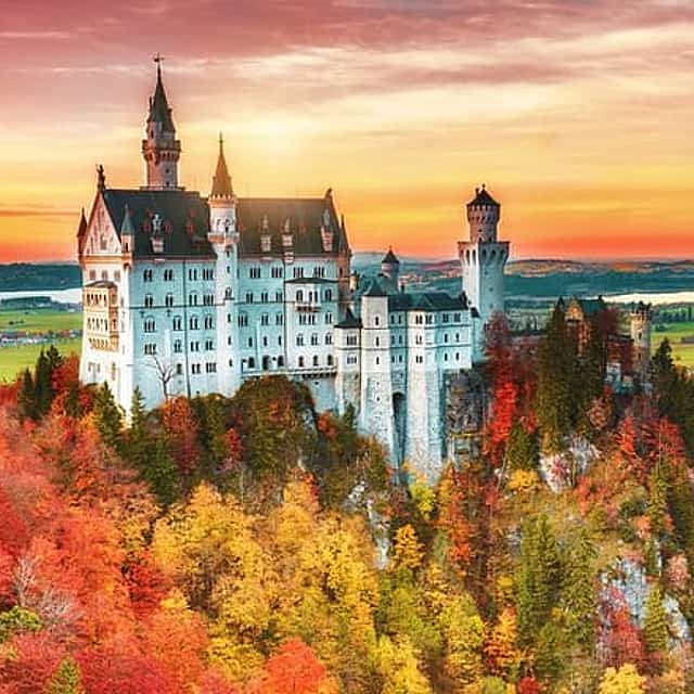 Private day trip to Neuschwanstein and Lindau from Zurich